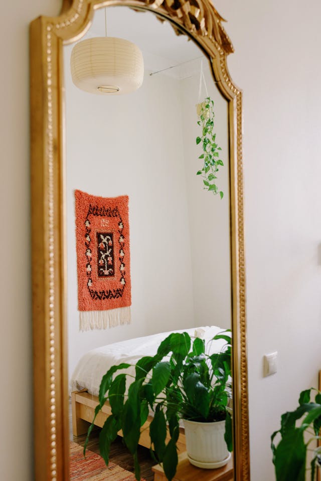 छोटे बेडरूम को बड़ा कैसे दिखाए – आसान और स्मार्ट टिप्स