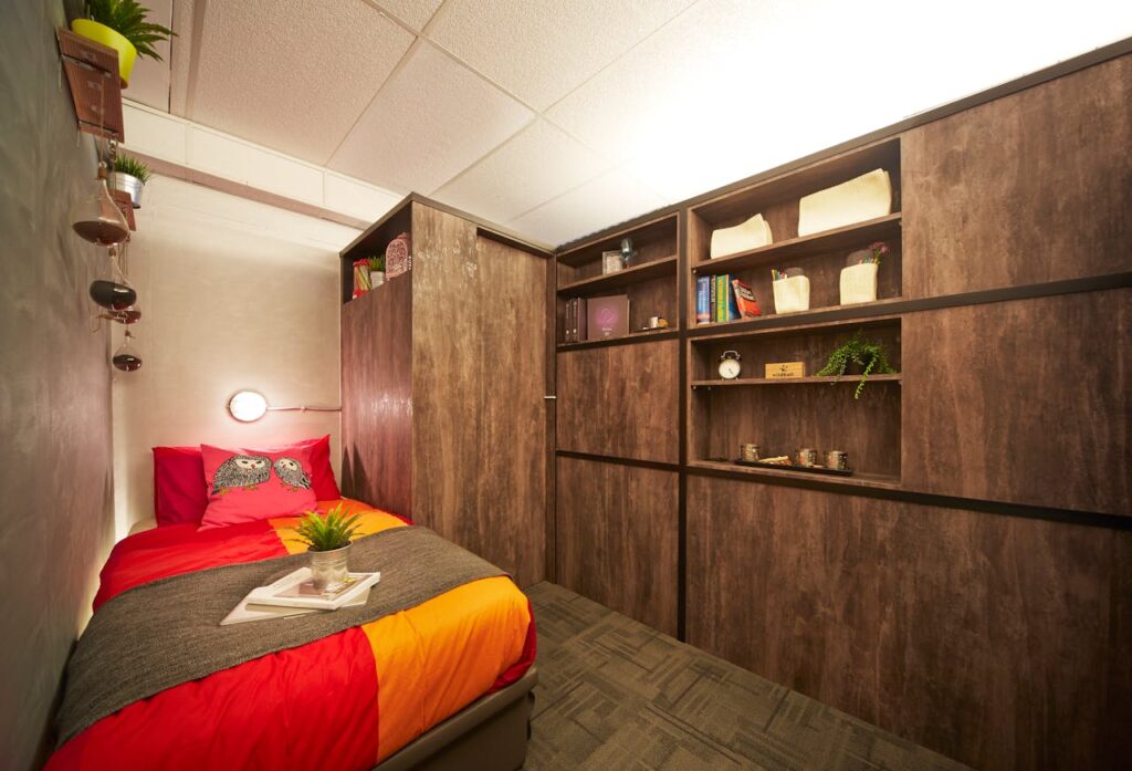 छोटे बेडरूम को बड़ा कैसे दिखाए – आसान और स्मार्ट टिप्स