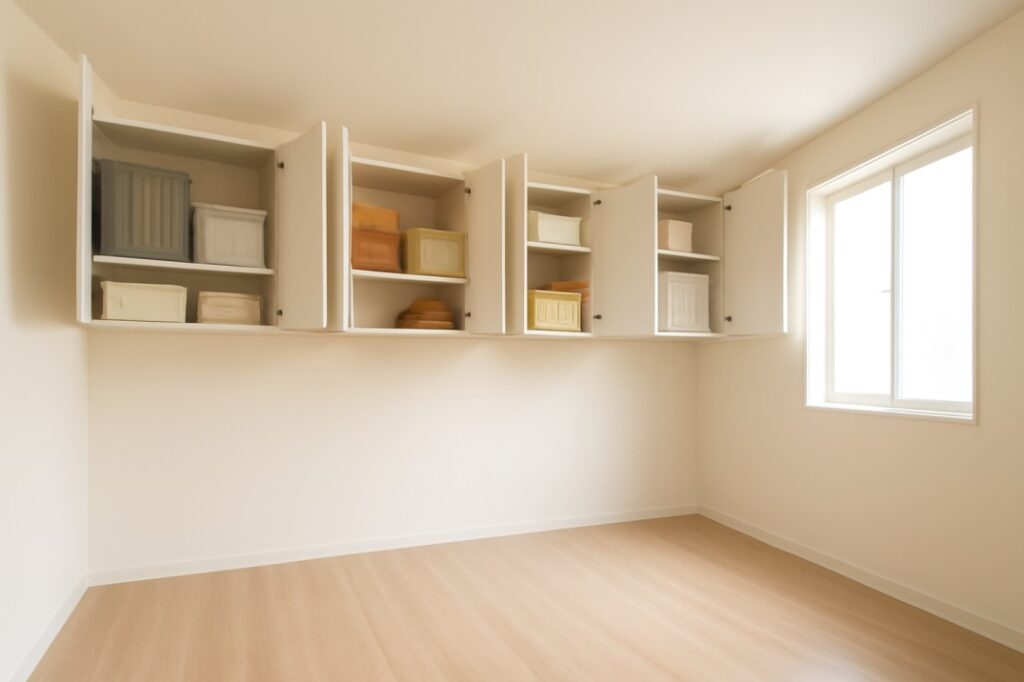 लिविंग रूम स्टोरेज स्पेस कैसे बढ़ाए – आसान और स्मार्ट आइडियाज