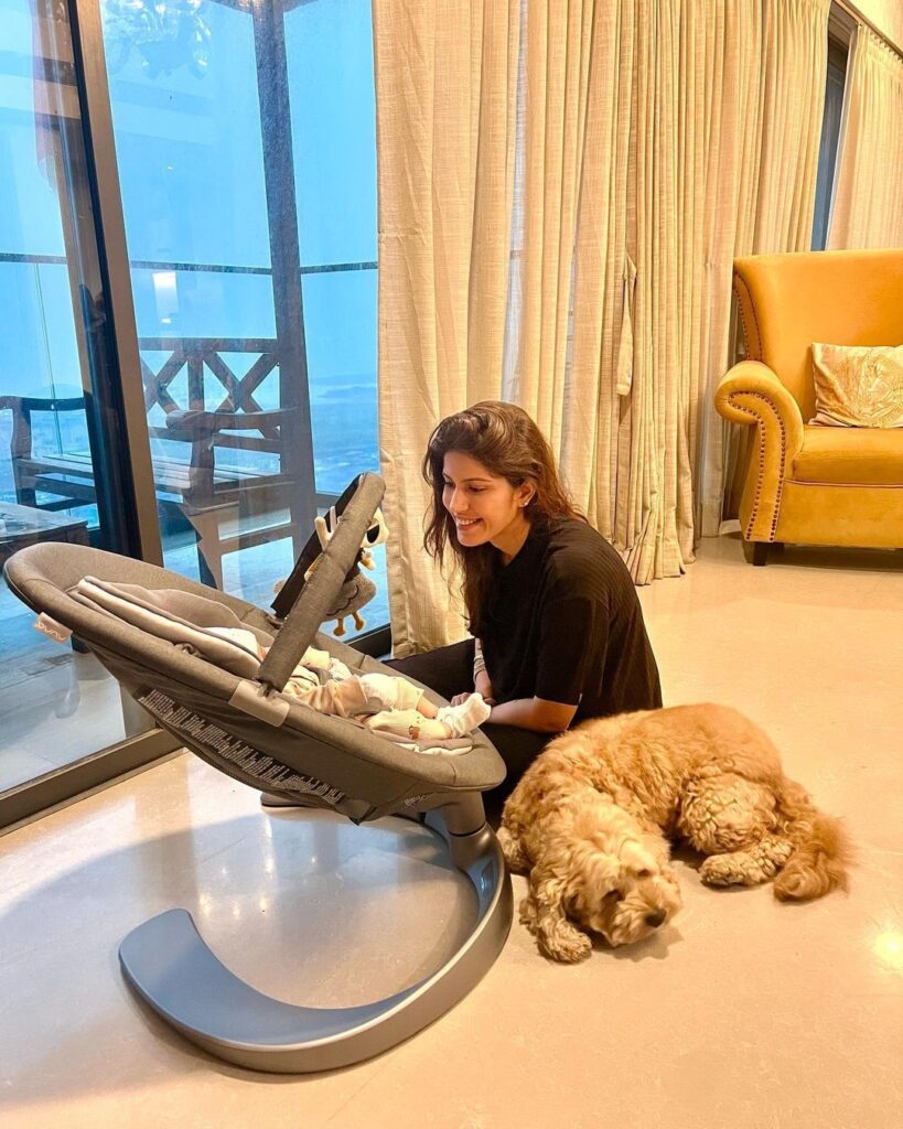 Hardik Pandya House : इस क्रिकेटर के घर के अंदर की Photos देखकर रह जाएंगे हैरान!