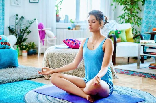 कृति सेनन का घर (Kriti Sanon House) – पता, अंदर की तस्वीरें, नेट वर्थ और इनसाइड टूर