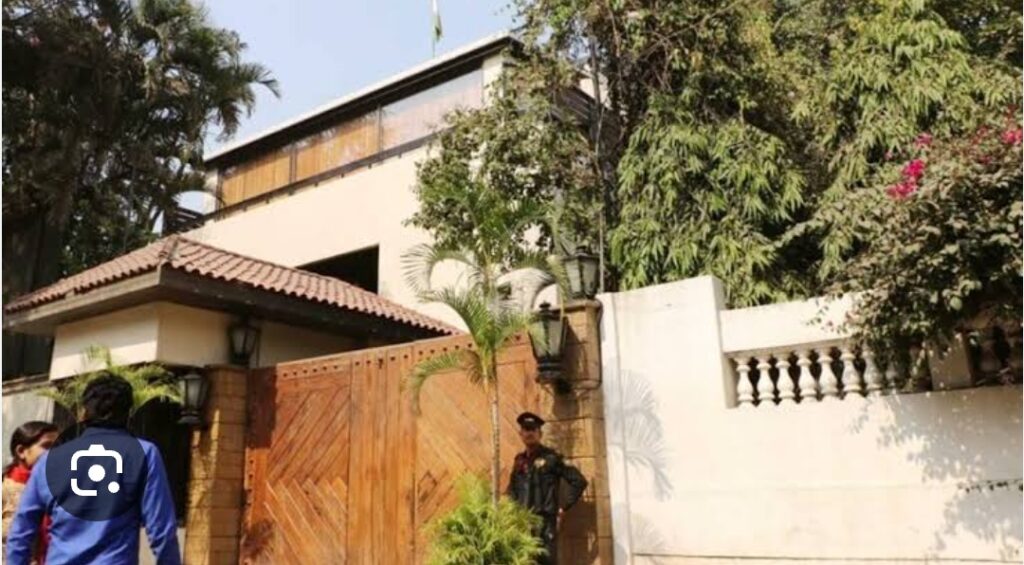 बॉलीवुड सितारों के महंगे घर जो लग्ज़री लाइफस्टाइल की पहचान हैं