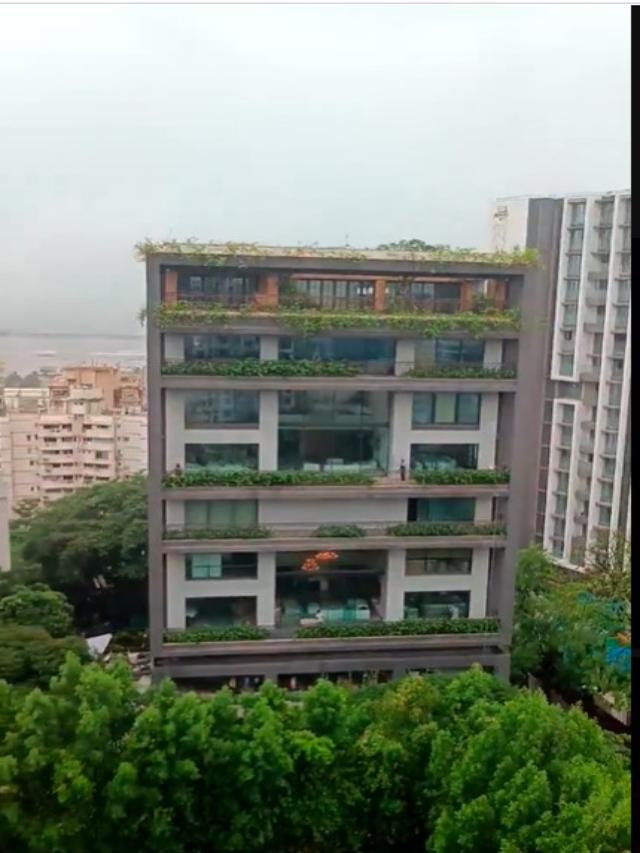 बॉलीवुड सितारों के महंगे घर जो लग्ज़री लाइफस्टाइल की पहचान हैं